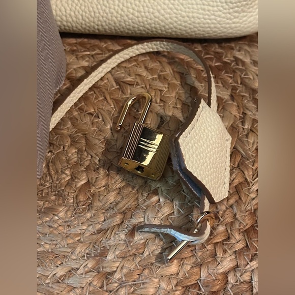 Small Bucket Bag - Picture 7 of 9